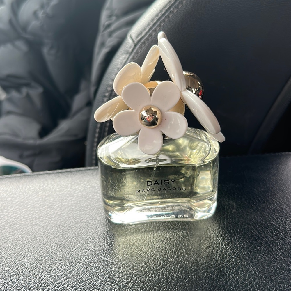 Marc Jacobs Daisy perfume